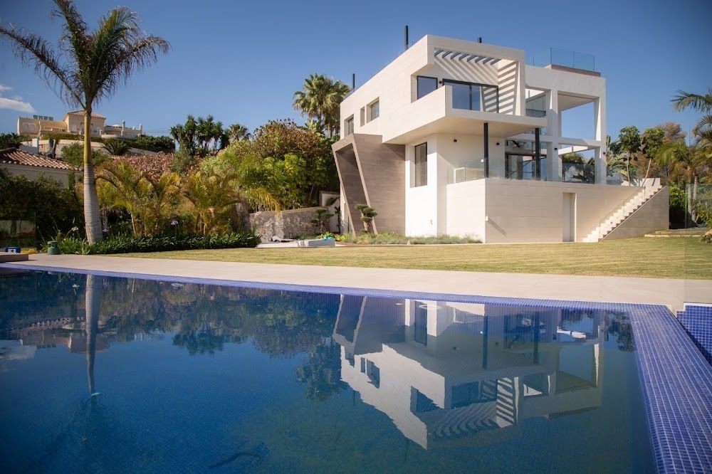 Oikos Magna – Arquitectura, Proyectos y Construcción